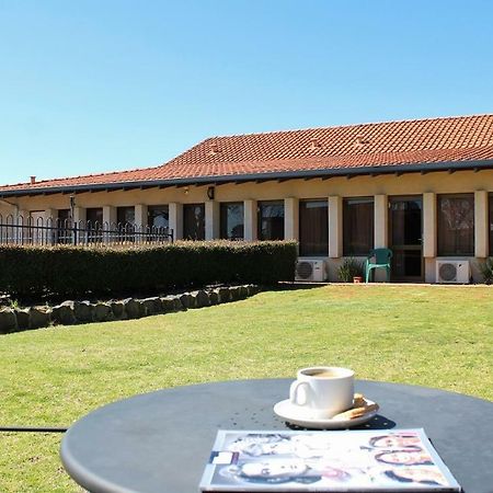 Banksia Motel Collie Bagian luar foto